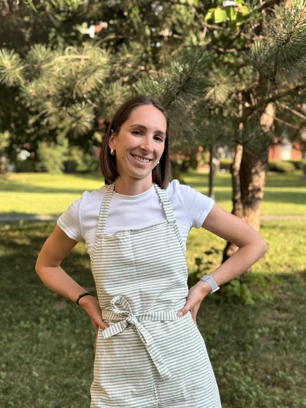 Lara en tablier, chef à domicile à Montréal et Brossard